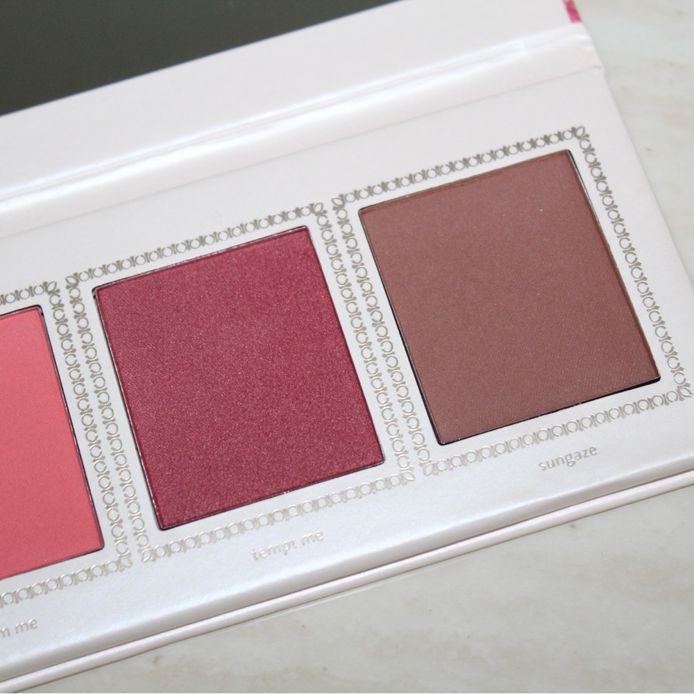 Jouer Cheeky Crush Champagne & Macarons Face Palette - Picture 8 of 15